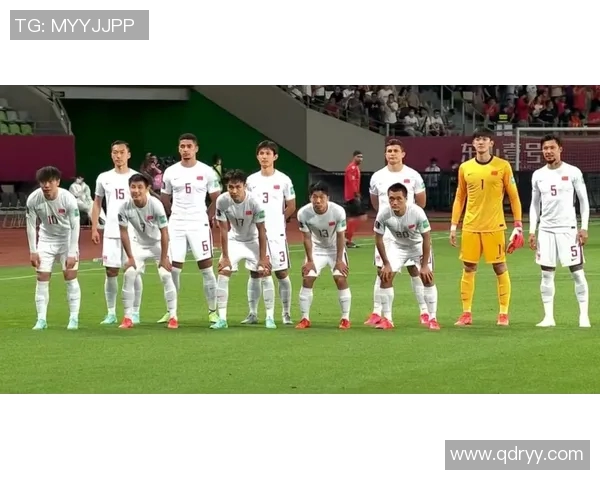 足球明星佩戴的黄金饰品背后的故事与时尚潮流解析